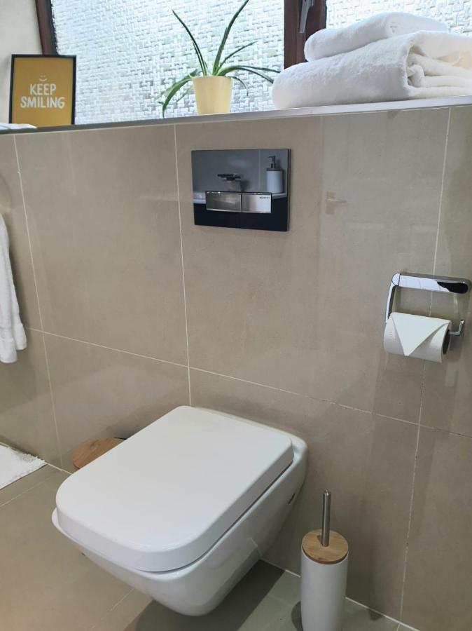 Chester Zoo Family Retreat Экстерьер фото